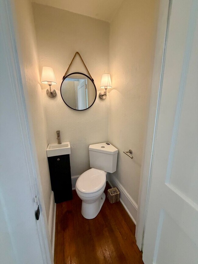 Building Photo - Central - Beautiful 1920's Traditional Brick Home, Newly Renovated