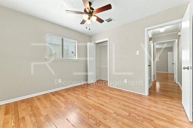 Building Photo - 205 W William Cannon Dr