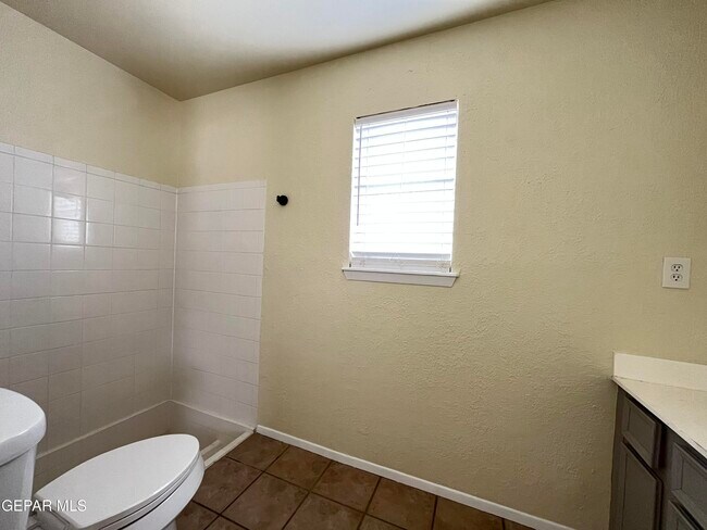 Building Photo - 11016 Pebble Hills Blvd
