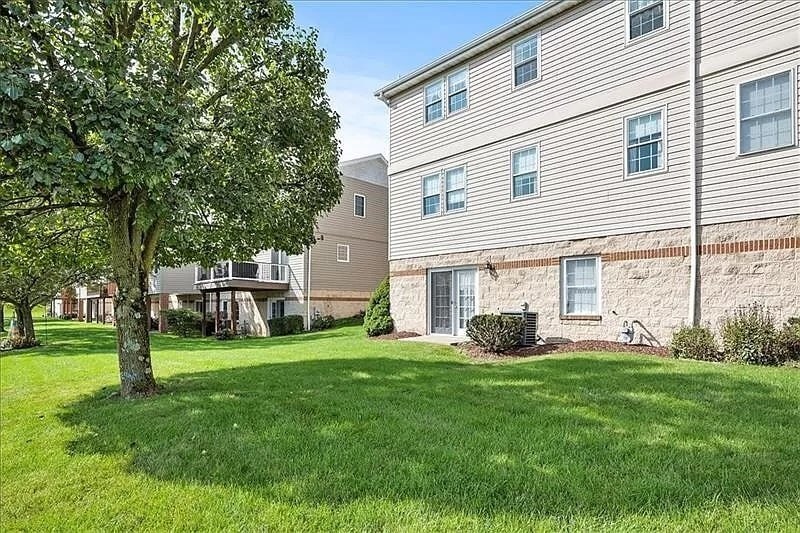 Building Photo - 103 Paddock Ln