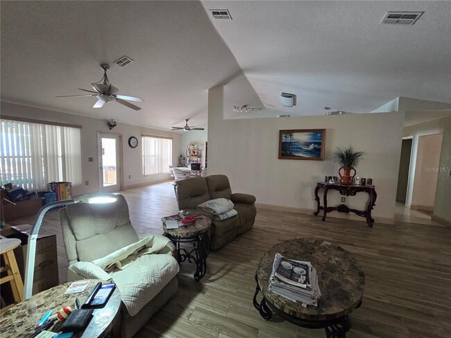 Building Photo - 8473 Bay Dr