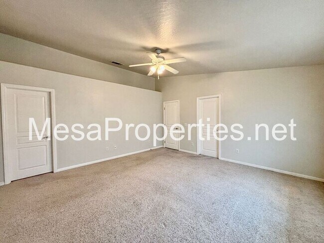 Building Photo - 14744 Hopland St