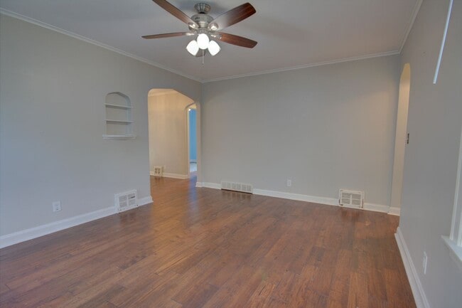 Building Photo - Cute 3 Bed Home