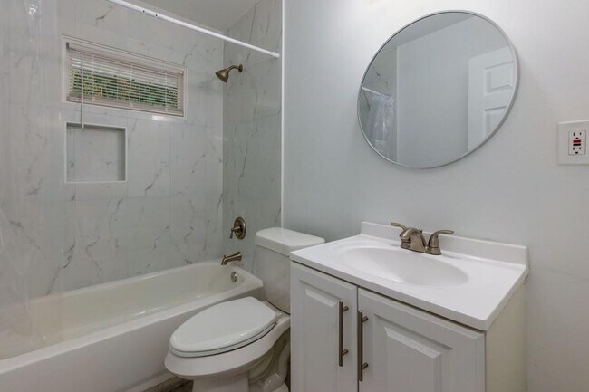 Building Photo - 2636 Sandtown Rd SW