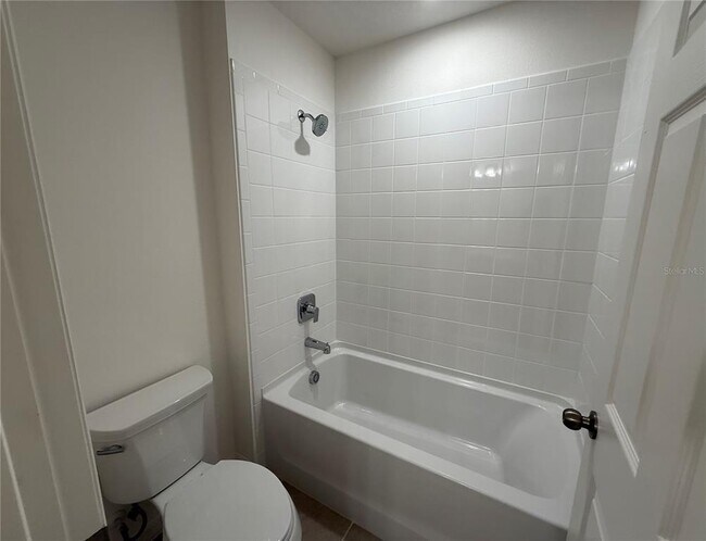 Building Photo - 215 Glass Onion Dr