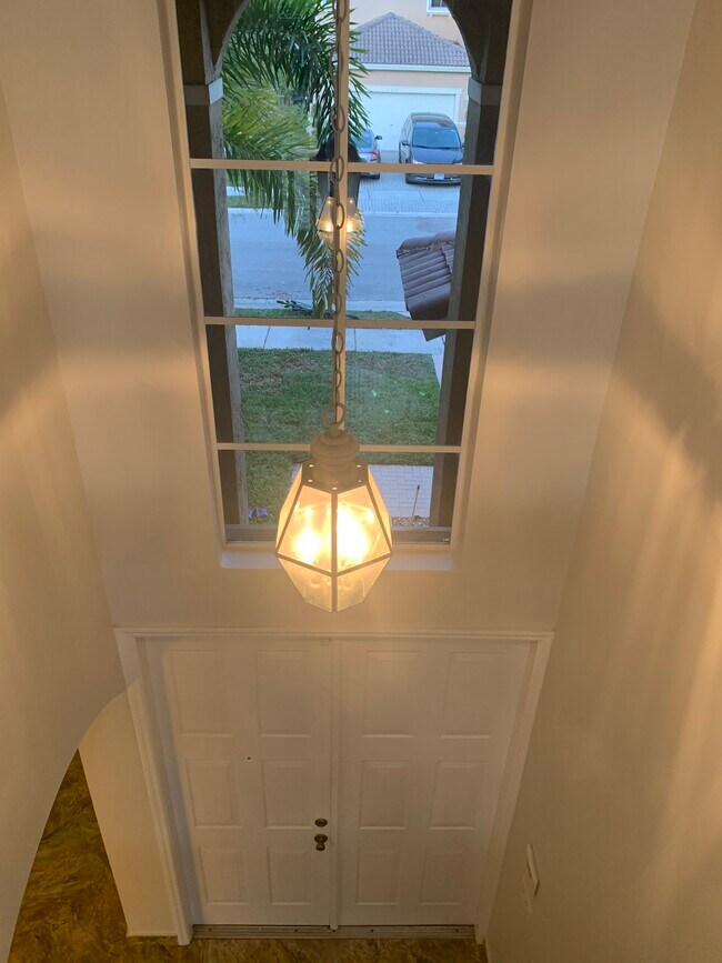 Building Photo - 1530 SW 193rd Terrace