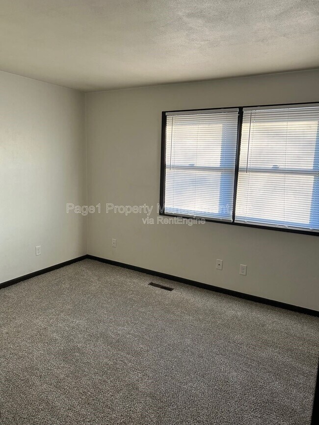 Building Photo - 2918 Grinnell Ct