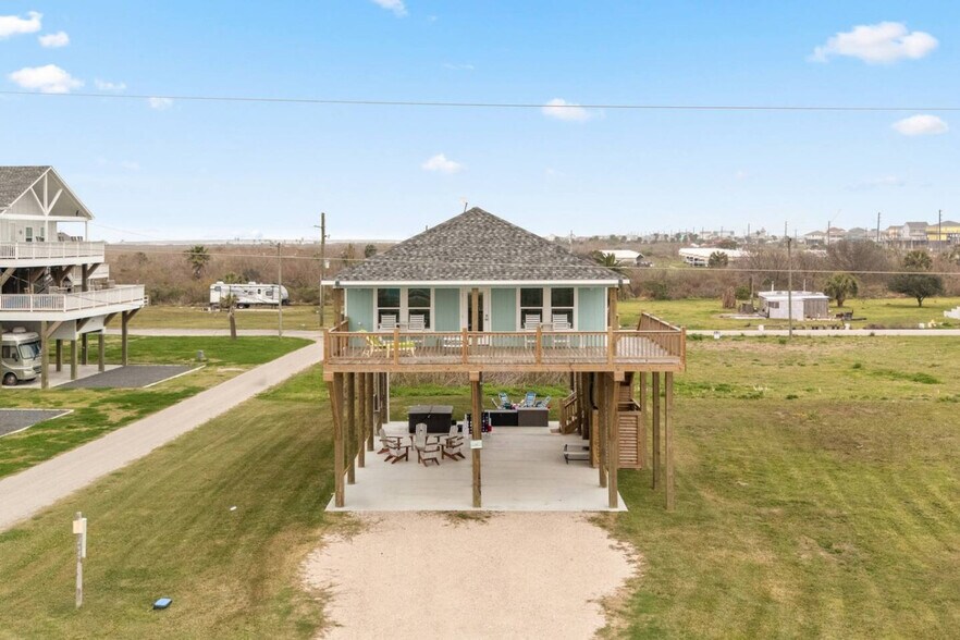 Building Photo - 1062 Cedar Ln