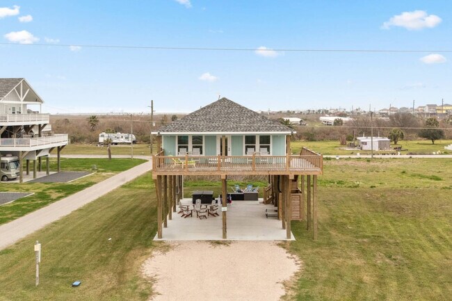 Building Photo - 1062 Cedar Ln