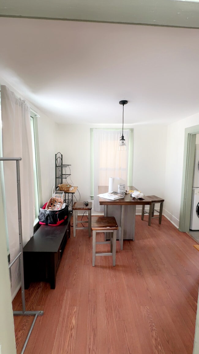 Building Photo - 78 Webster Ave