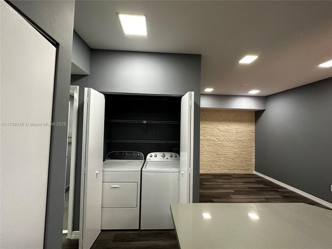 Building Photo - 691 SW 158th Way