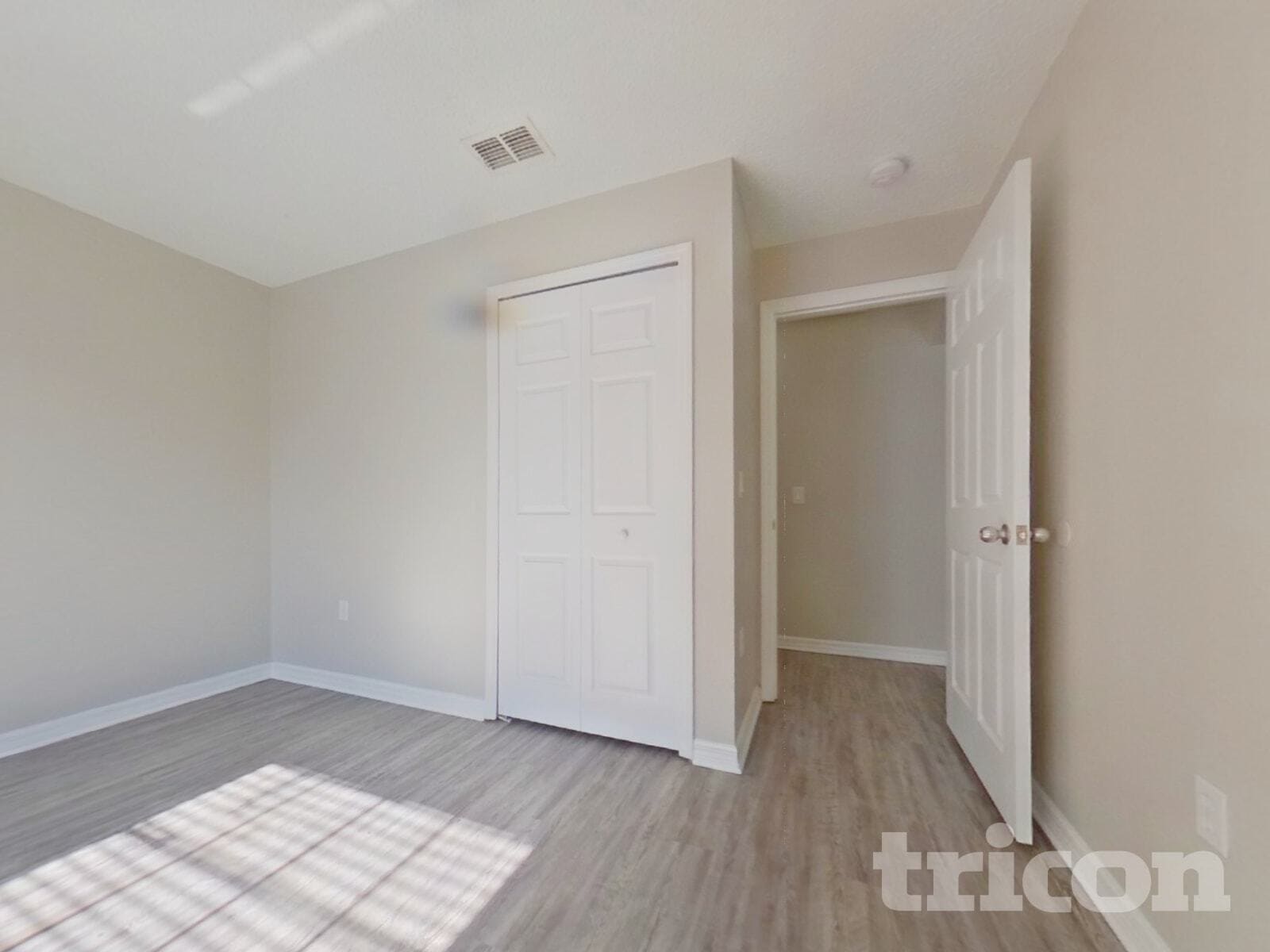 Building Photo - 3390 Shalimar Cir