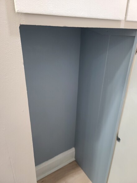 Building Photo - 111 Haldy Ave