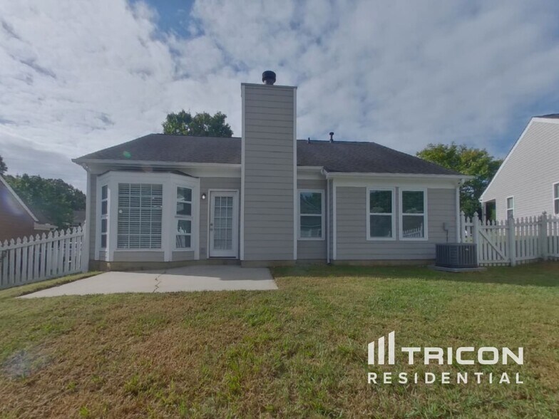 Building Photo - 1707 Gordon Walters Dr