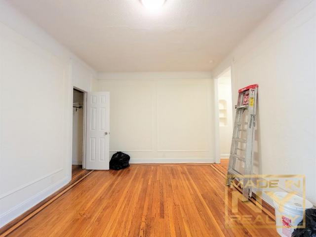 Building Photo - 2 bedroom in ASTORIA NY 11102