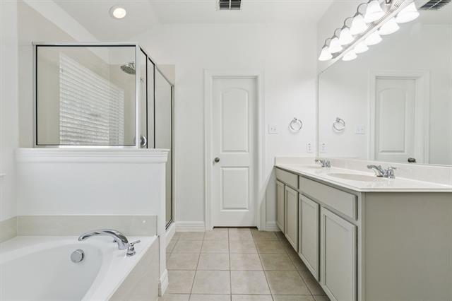 Building Photo - 913 Lovebird Ln