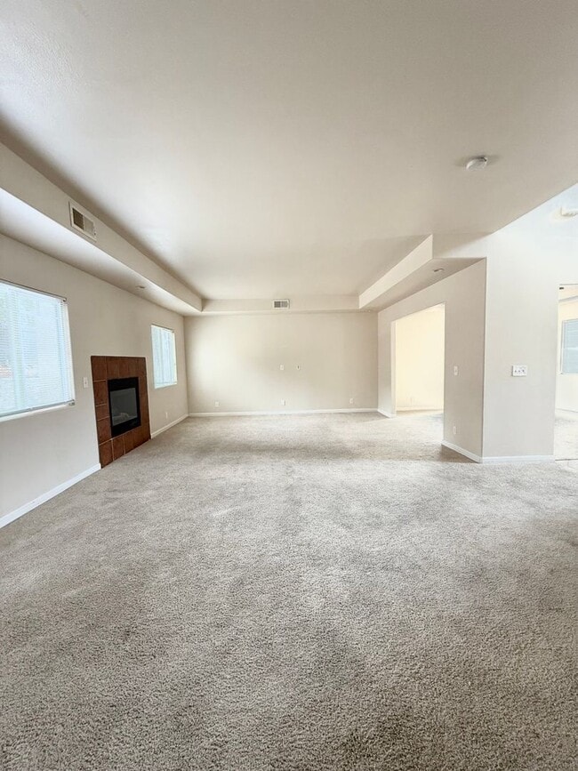 Building Photo - Beautiful 4 Bedroom 4.5 Bath Home COMING SOON!!!