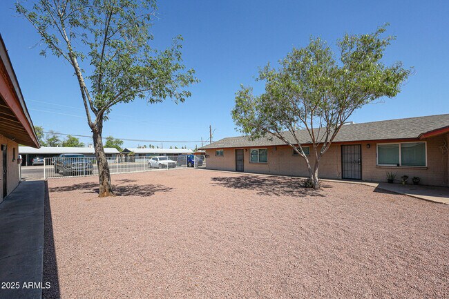 Building Photo - 4423 N 23rd Ave