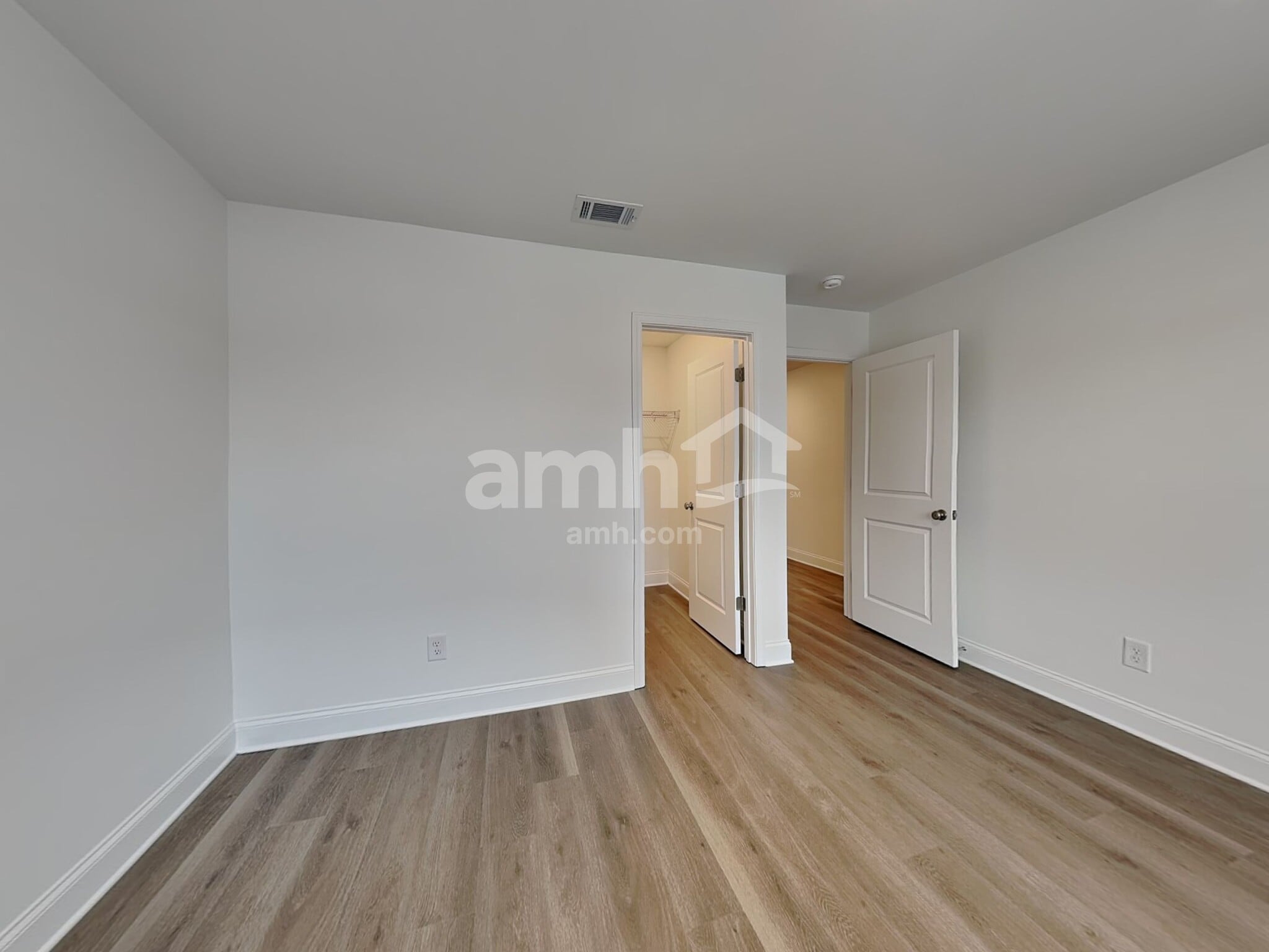 Building Photo - 430 Pointe Dr