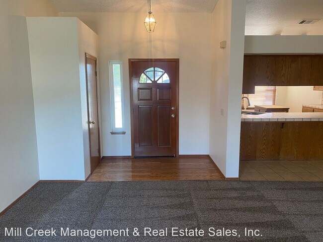 Building Photo - 3 br, 2 bath House - 1035 S. Regina