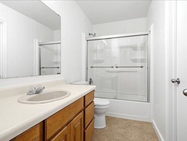 Building Photo - Cottonwood Heights 5 bed 3 bath Twin Home