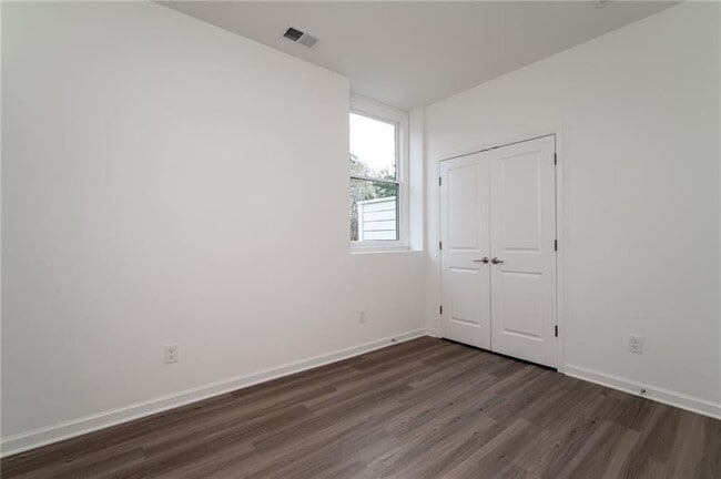 Building Photo - 101 Pearl St