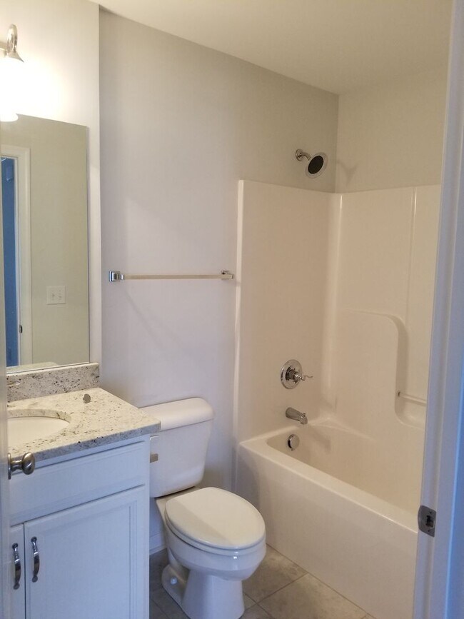Building Photo - 108 Squire Cir