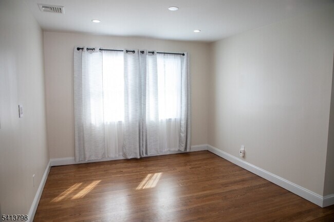 Building Photo - 711 Brooklyn Ave