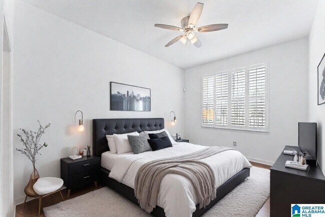 Primary Photo - 2020 5th Ave S