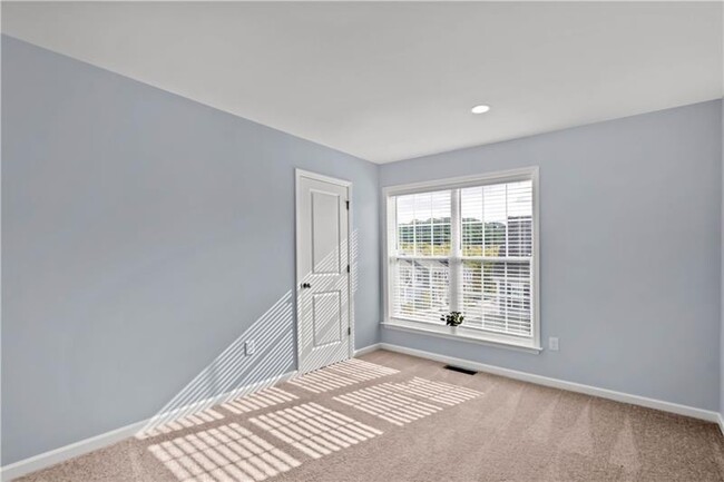 Building Photo - 2116 Westcott Ln