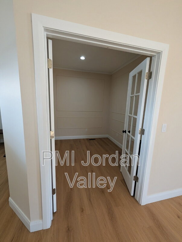 Building Photo - 408 RIGDON St