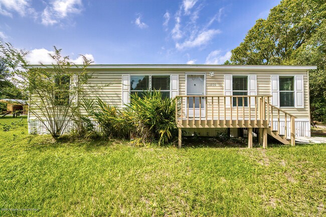 Building Photo - 14820 Aubrey Ave