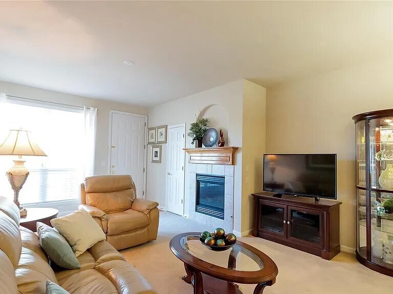 Building Photo - 7131 S Wenatchee Way