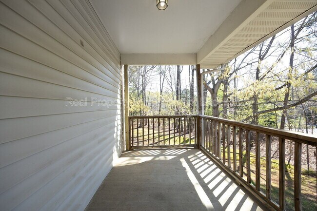 Building Photo - 521 Renshaw Ct