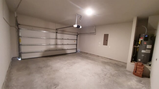 Building Photo - 2106 Grapewood Ln