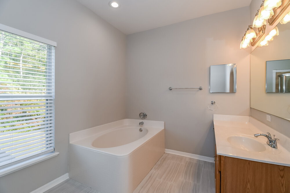 Building Photo - 7263 Lancashire Ct