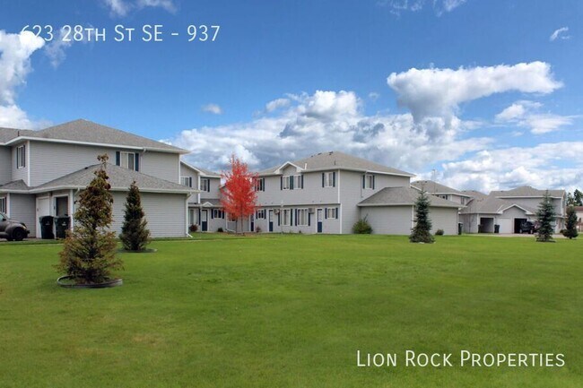 Building Photo - 623 28th St SE