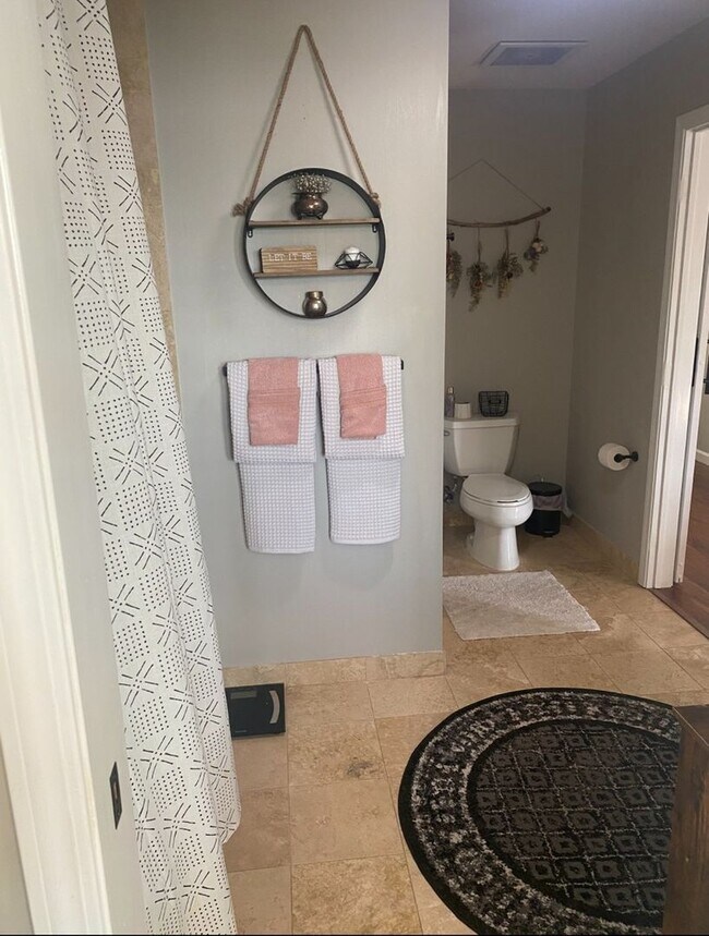 Building Photo - Charming 1BR Condo in Denver