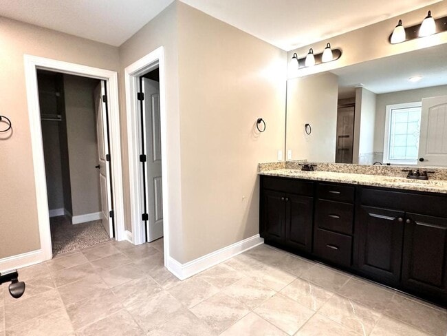 Building Photo - 3613 Camberly Dr