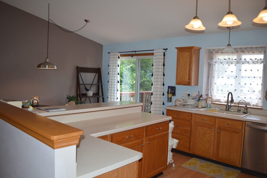 Building Photo - 7214 Blue Maple Trl