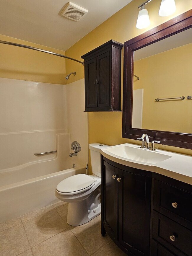 Building Photo - 508 Independence Ct