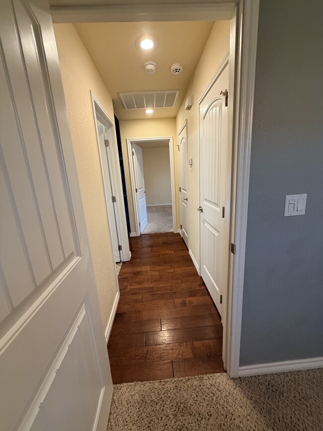 Building Photo - 426 E University Dr