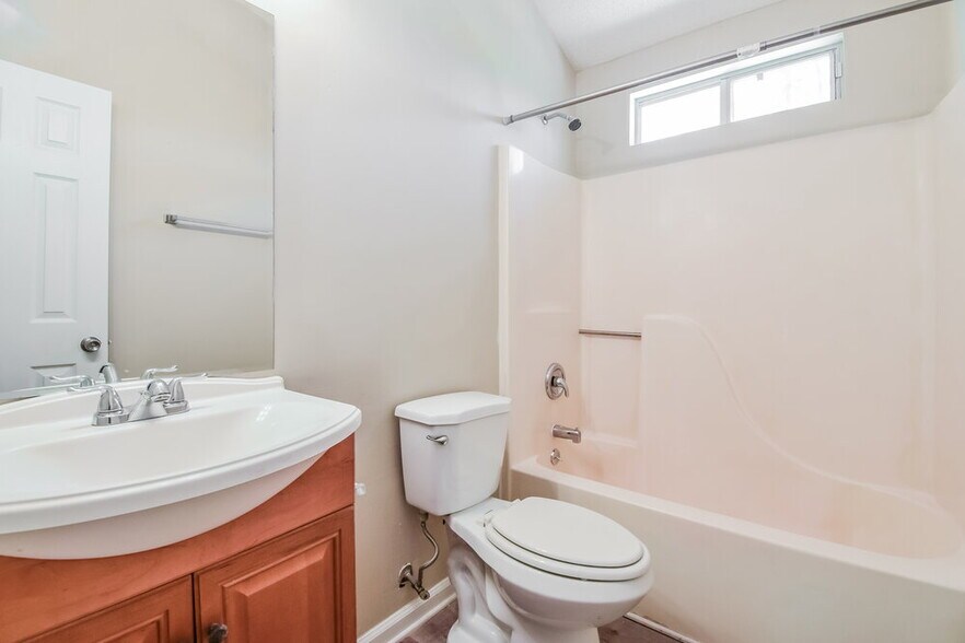 Building Photo - 1466 Fall Creek Trce