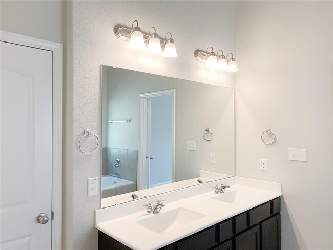 Building Photo - 14218 Singing Oaks Trl