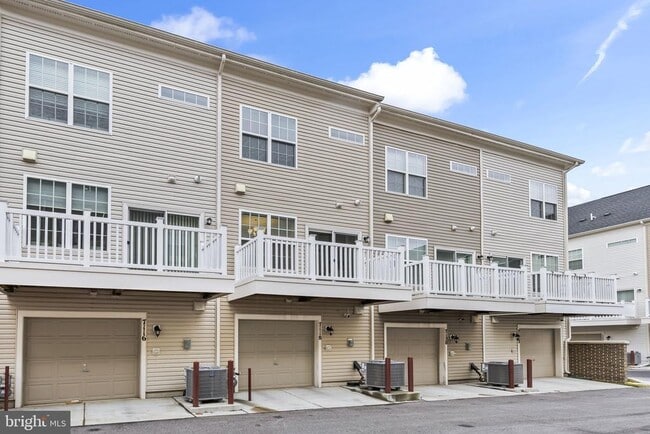 Building Photo - 7118 Rowlock Aly