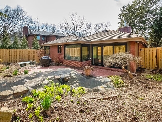 Building Photo - 1453 Squirrel Hill Ave