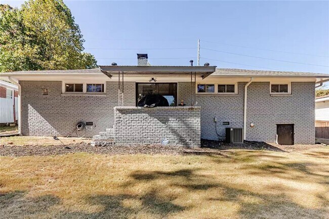 Building Photo - 1944 Cindy Dr