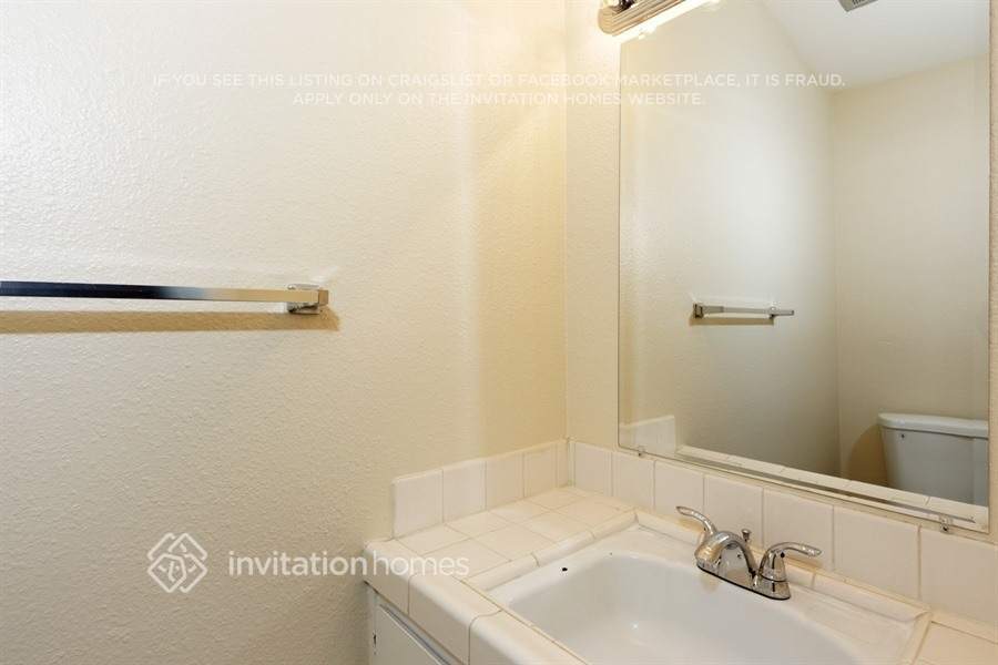 Building Photo - 3912 Moonbeam Dr