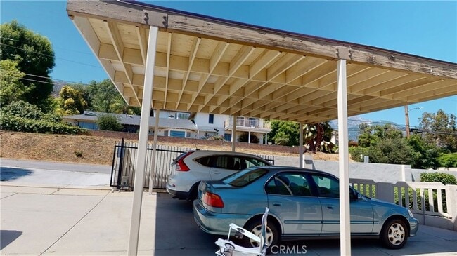 Building Photo - 2495 Vista Dr