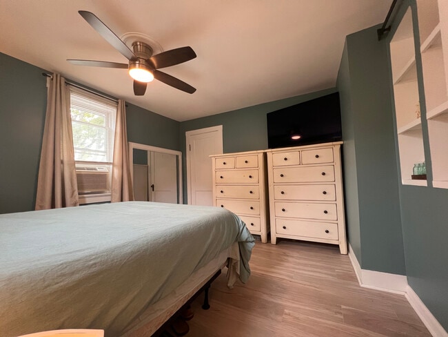 Building Photo - 26 Poplar St